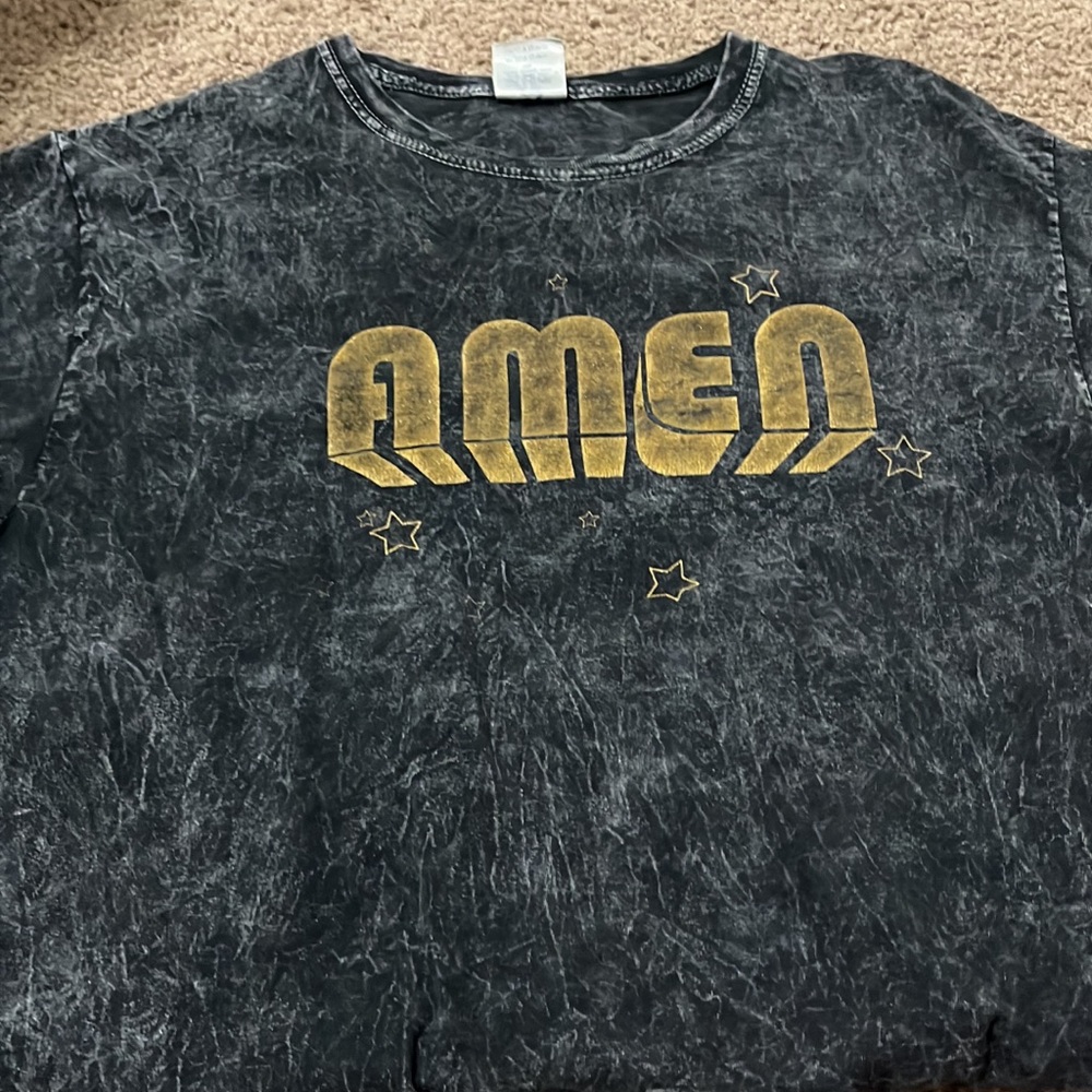 Graphic tee